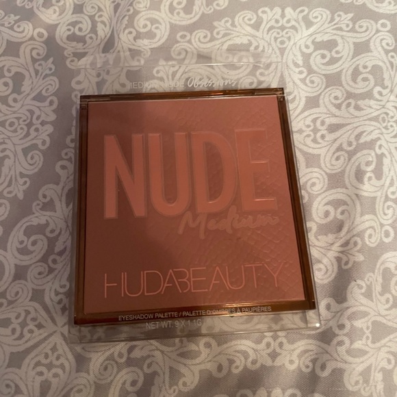 Huda beauty pallete - Picture 2 of 8